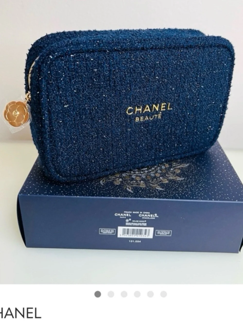 CHANEL MAKEUP POUCH limited edition for the holiday 2025